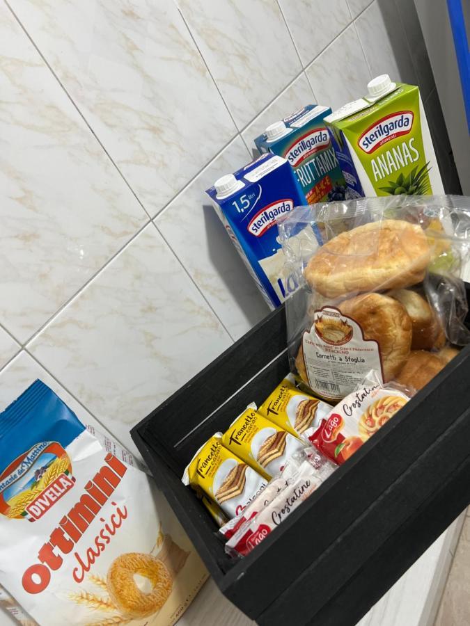 La Casa Di Tonia Acomodação com café da manhã Nápoles Exterior foto
